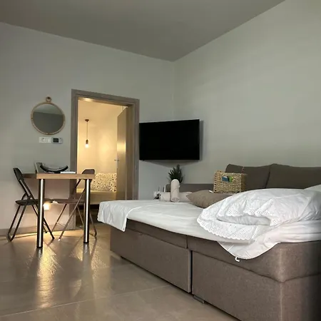 Poepoe Apartment *